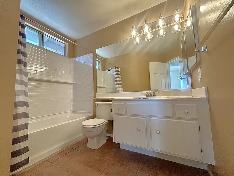 864 Bramble Ln — Photo 20