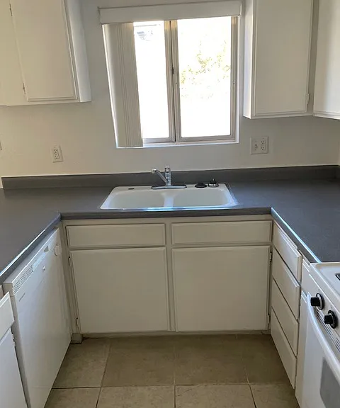 2544 Country Club Dr — Photo 9