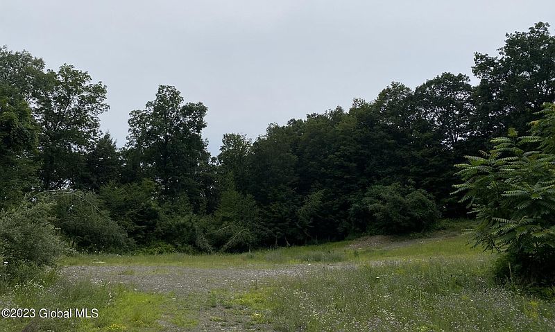 3rd image of 50 Spring Landing Boulevard