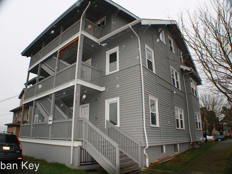 2nd image of 817 S 7th St APT 4
