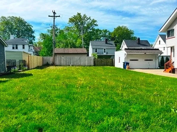 14909 Arden Ave, Lakewood, OH 44107
