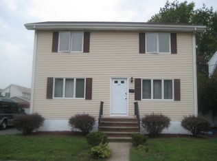 321 Grant Ave, Lyndhurst, NJ 07071