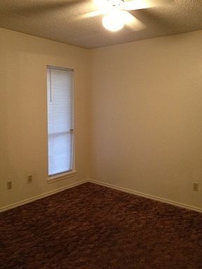 4th image of 217 N Jefferson Dr