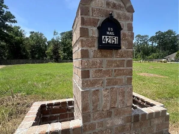 42151 Jefferson Dr, Hammond, LA 70403