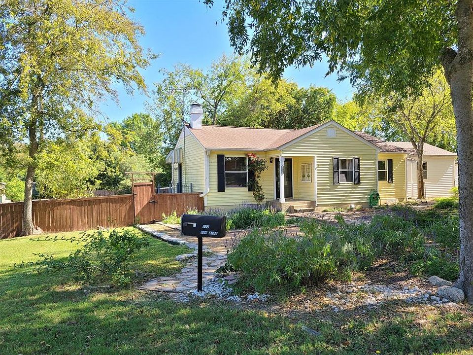 1st image of 202 Bon Aire Dr