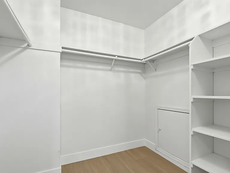 1290 Notting Hill Dr — Photo 22