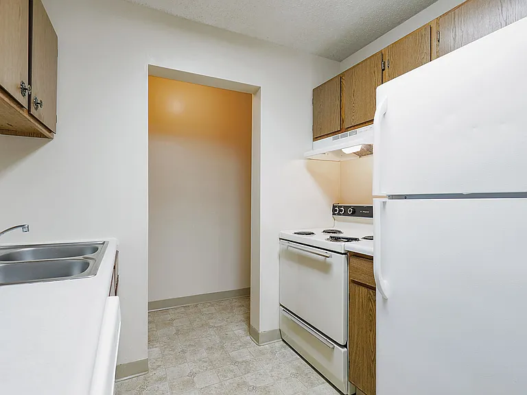 1235 B St #2 — Photo 11