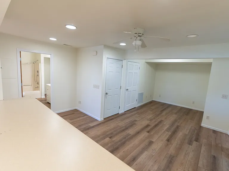 328 W Main St #B — Photo 10