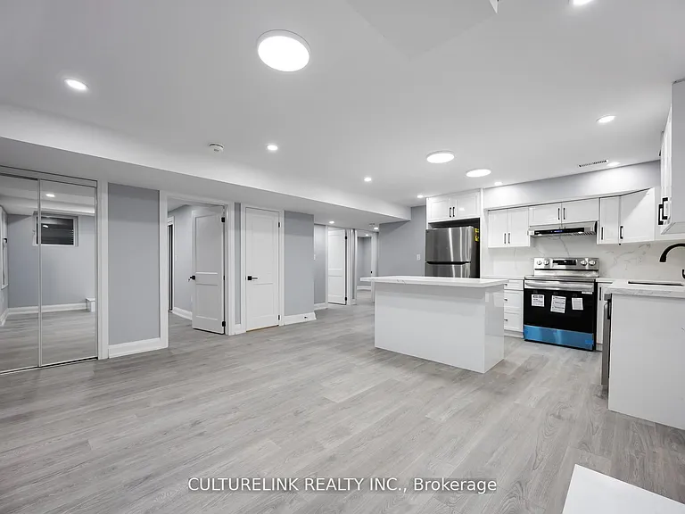 358 Cornell Centre Blvd #BASEMENT — Photo 4