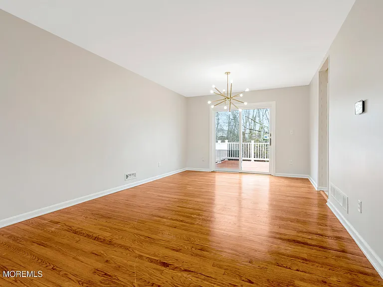 429 Lake Ave — Photo 15