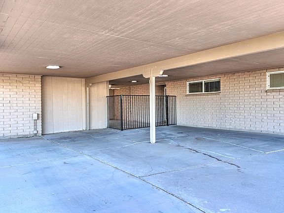 3rd image of 8776 W SANTA CRUZ Boulevard