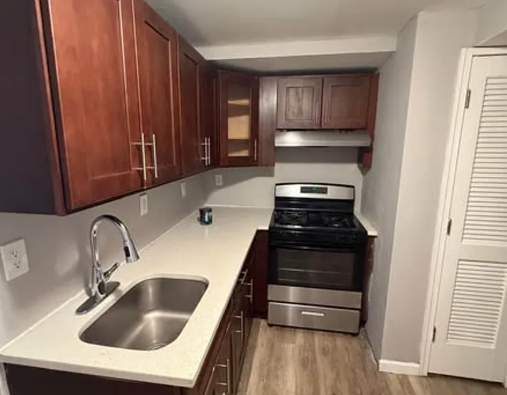297 Hawthorne Ave #BS — Photo 2