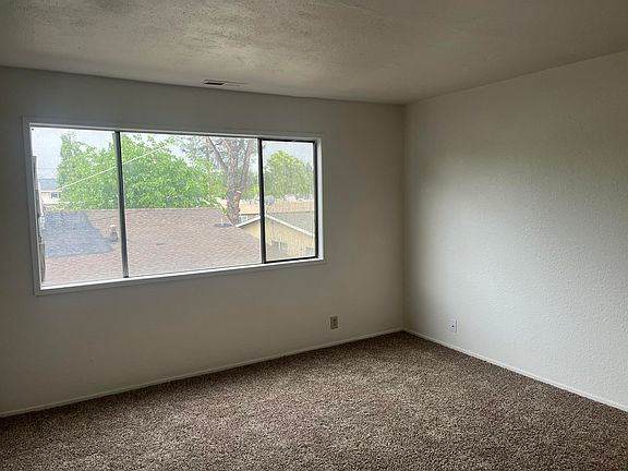 5th image of 1275 Wurch Way #1-4