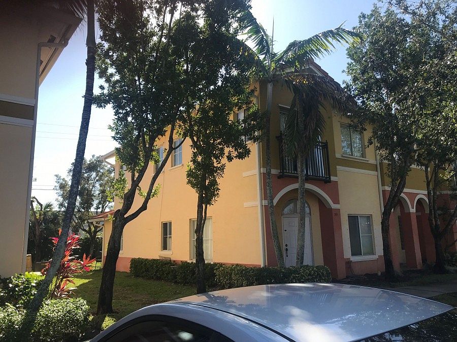 2nd image of 201 S Santa Catalina Cir N
