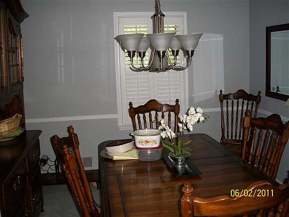 3rd image of 204 Crestline Dr
