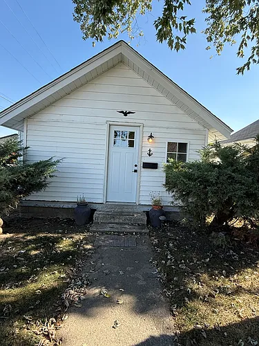 1054 S Elizabeth St Photo 1