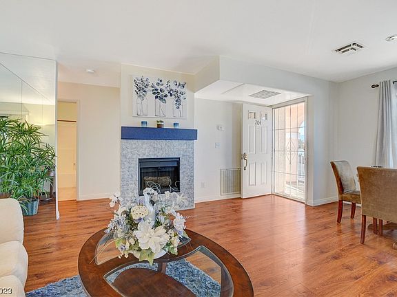 4th image of 4831 S Torrey Pines Dr Unit 204
