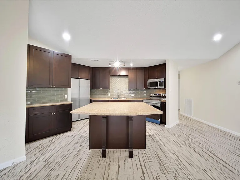 10904 Birch Dr — Photo 11
