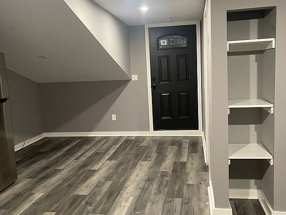 3rd image of 9 Ridge St Unit 2