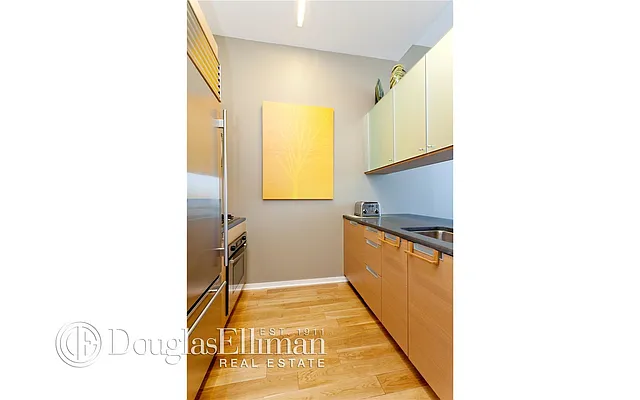 Rented by Douglas Elliman | media 14