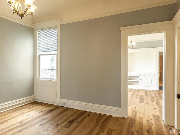 553 Green St — Photo 3