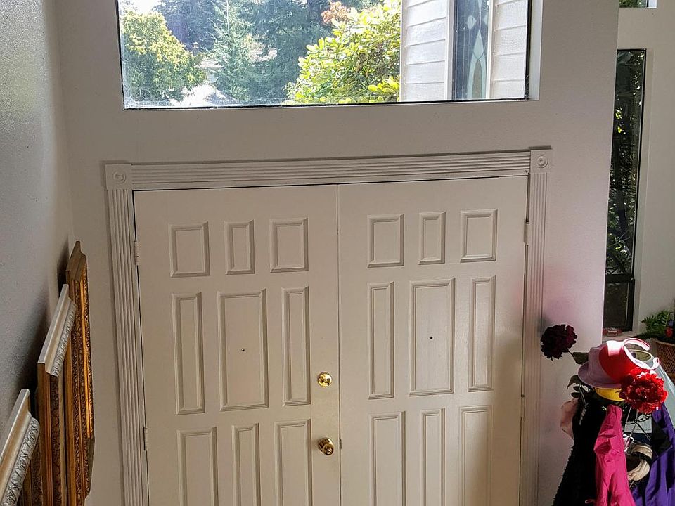 2nd image of 15910 22nd Ct SE