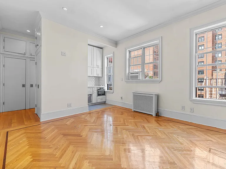 220 Sullivan St #5H — Photo 5