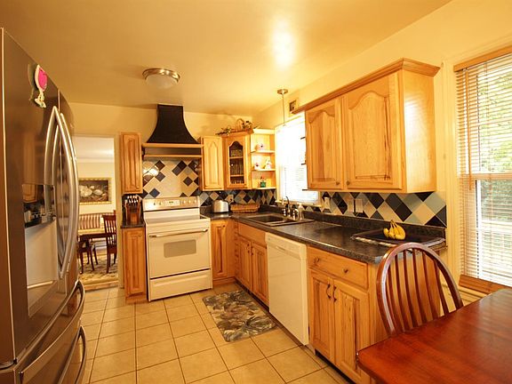 5th image of 1164 Sheffield Dr