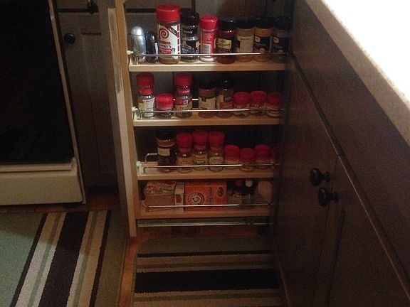Pull out spice rack