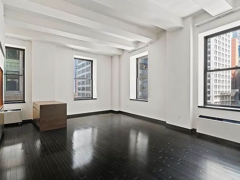 20 Pine St #613 — Photo 3