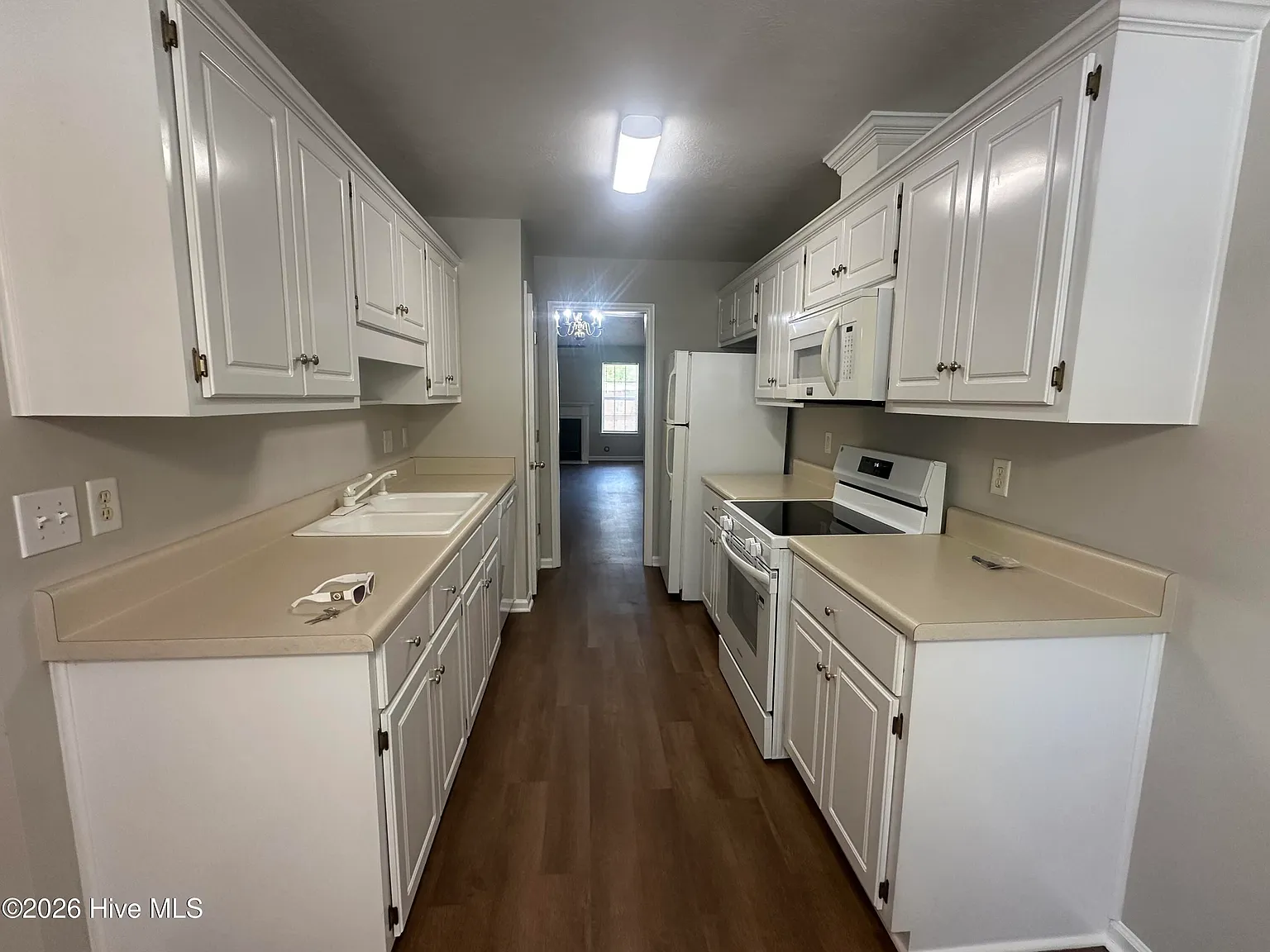 2 bed, 2.0 bath, 1170 sqft, $1,275 — Photo 2