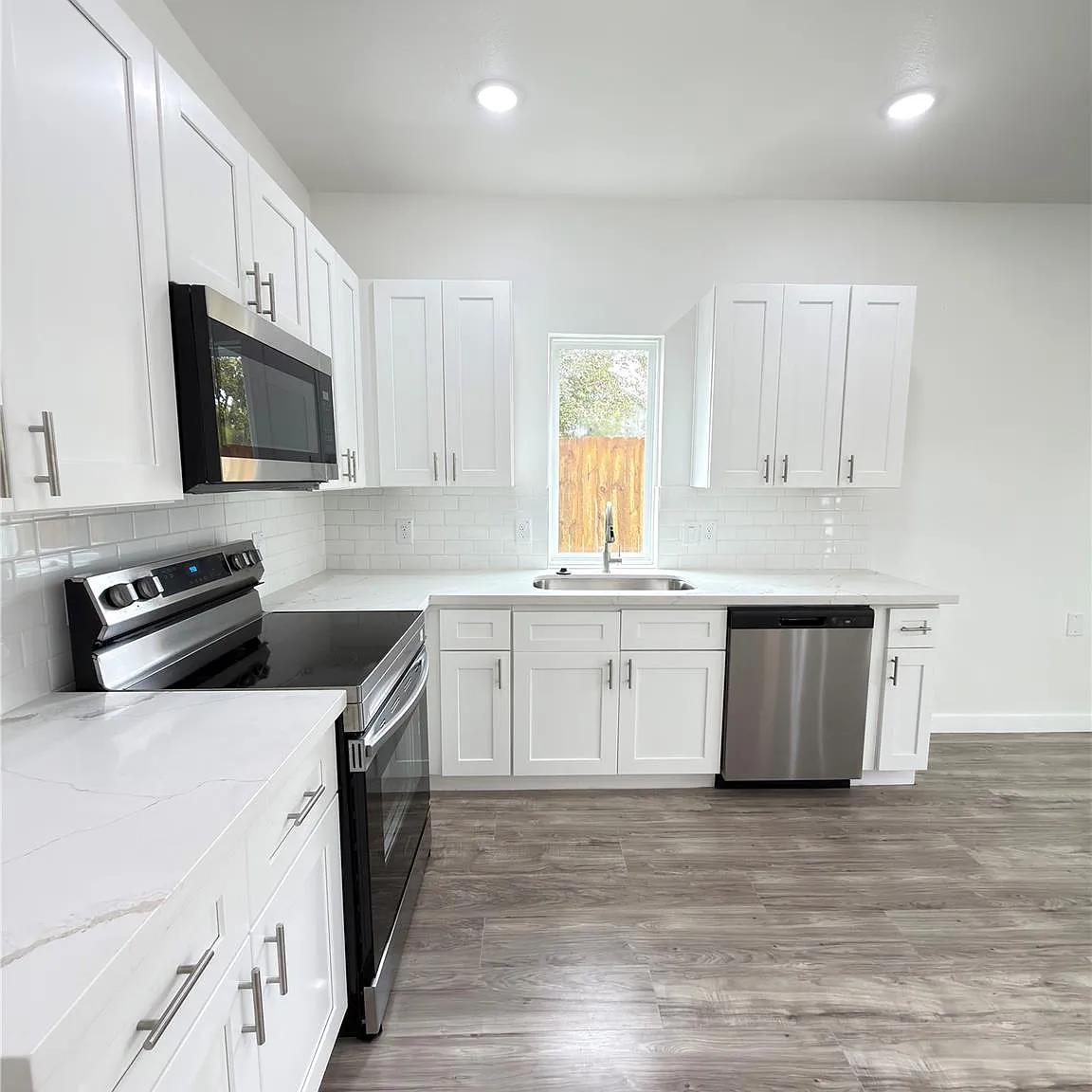 3 bed, 2.5 bath, $1,750 — Photo 4