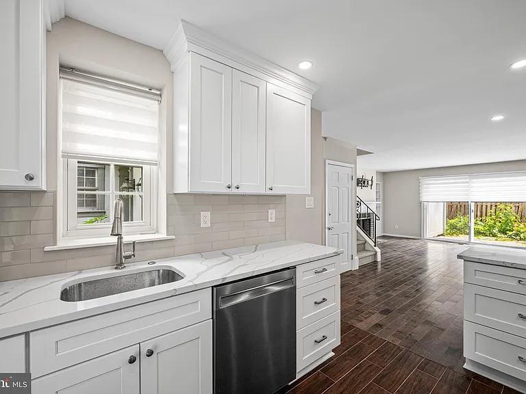 15 Llanfair Rd #D — Photo 9
