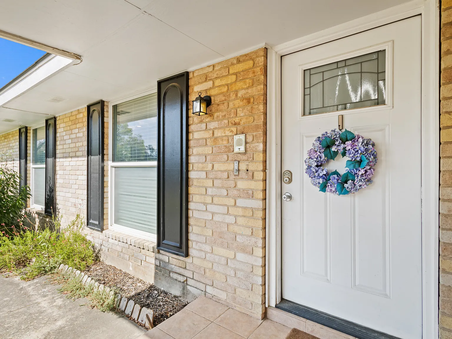 4 bed, 1777 sqft, $2,600 — Photo 4