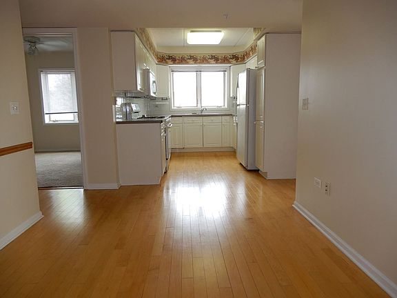 5th image of 1327 Brown St Unit 308