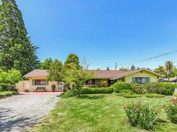 209 Ash St, Phoenix, OR 97535