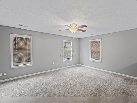 4th image of 809 Hackberry St