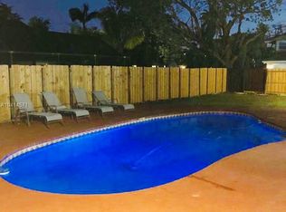 15626 SW 47th Ter, Miami, FL 33185