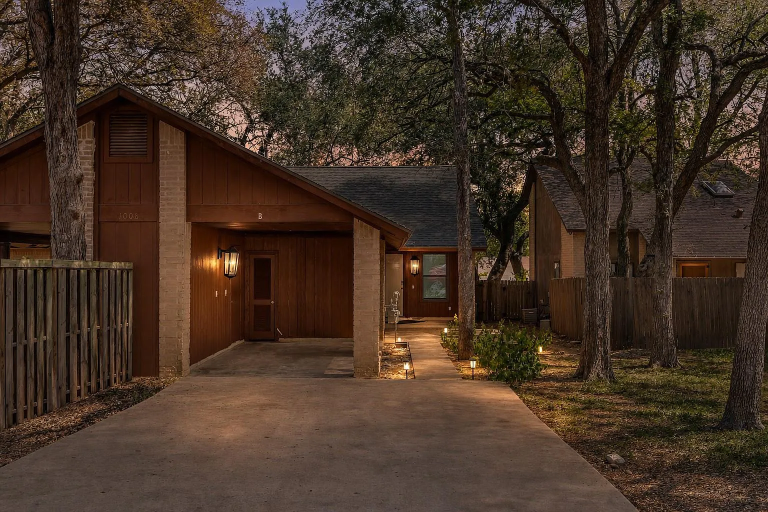 2 bed, 2.0 bath, 966 sqft, $1,800 — Photo 1