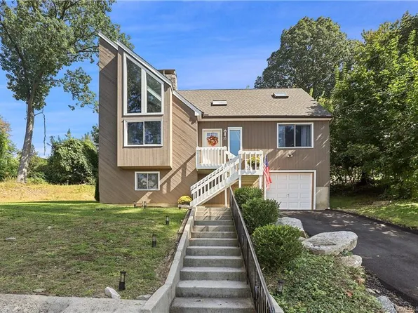 35 Twilight Lane, Brookfield, CT 06804