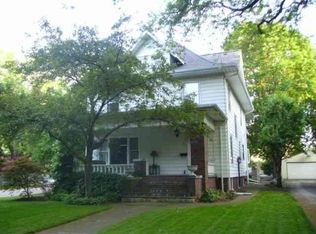 1321 E Grove St, Bloomington, IL 61701