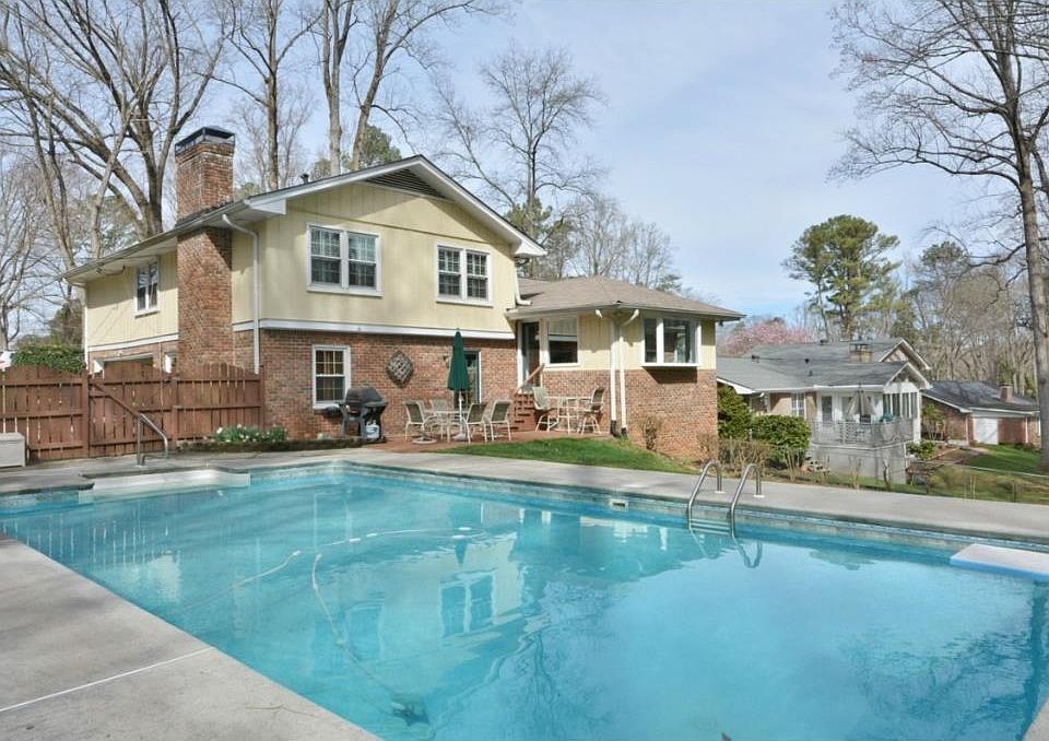 1st image of 2633 Regency Dr E