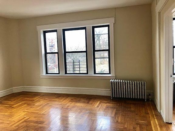 3rd image of 182 N Arlington Ave APT 24