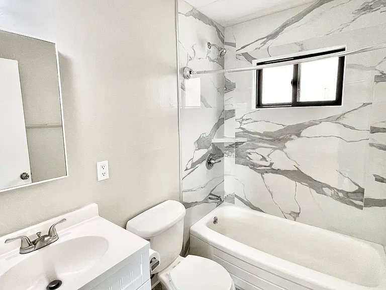 140 Montecito Apartments — Photo 10