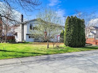 11645 195a St, Pitt Meadows, BC V3Y 1G3