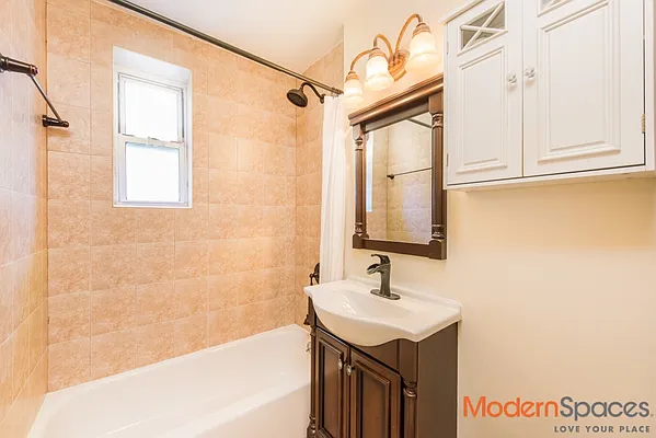 Sold by Modern Spaces | media 18