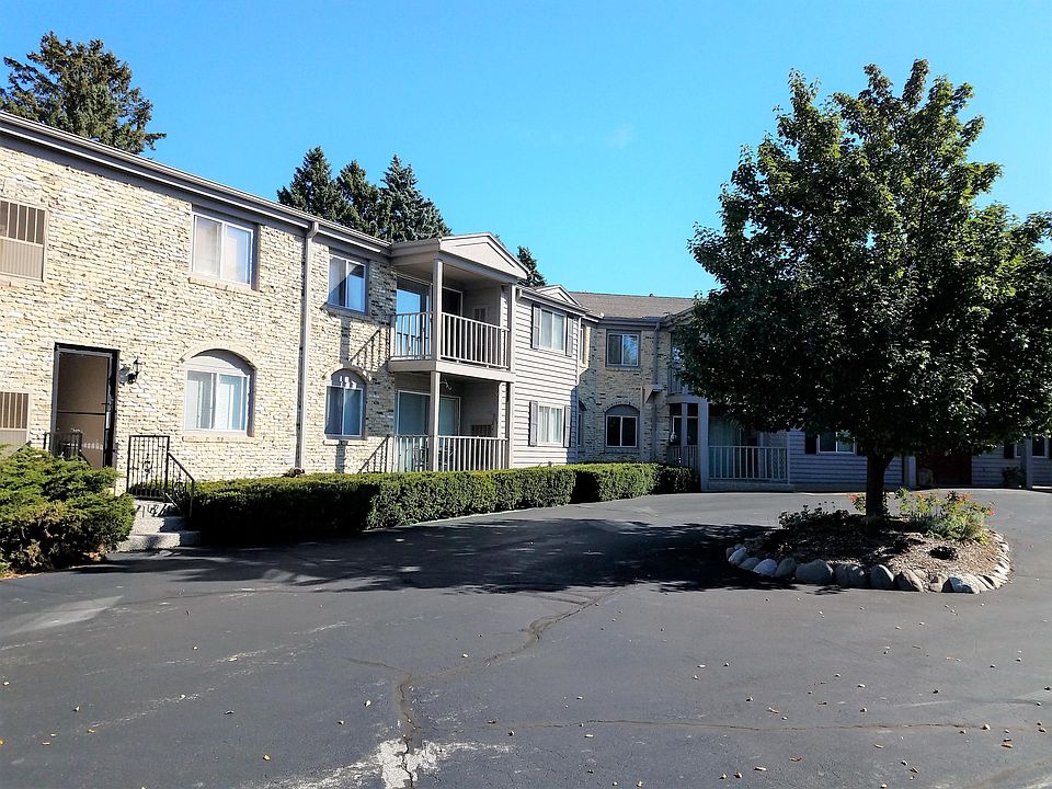 1st image of 7234 N Green Bay Ave Unit 101