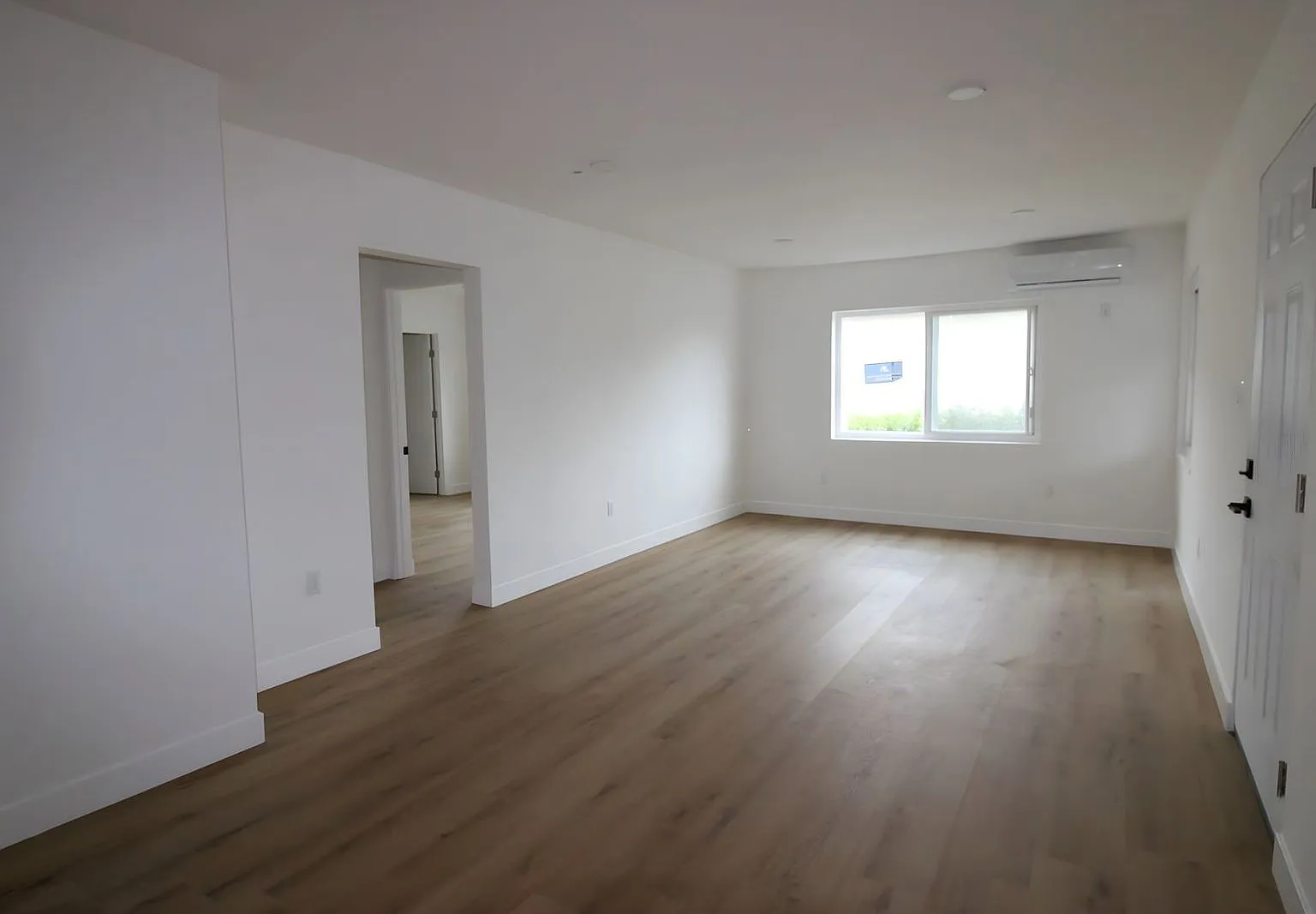 3 bed, 1.0 bath, $4,488 — Photo 3