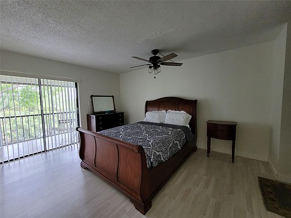 5th image of 303 Racquet Club Rd APT 311