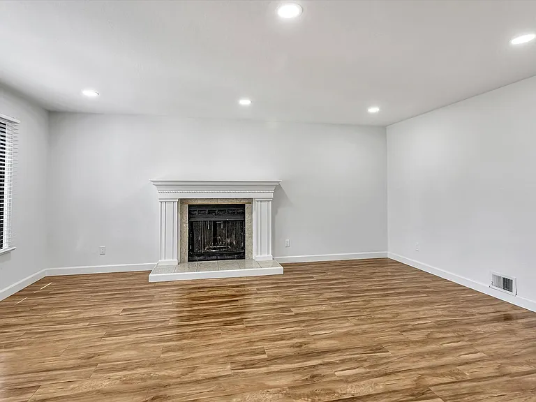 1680 Chestnut St — Photo 5